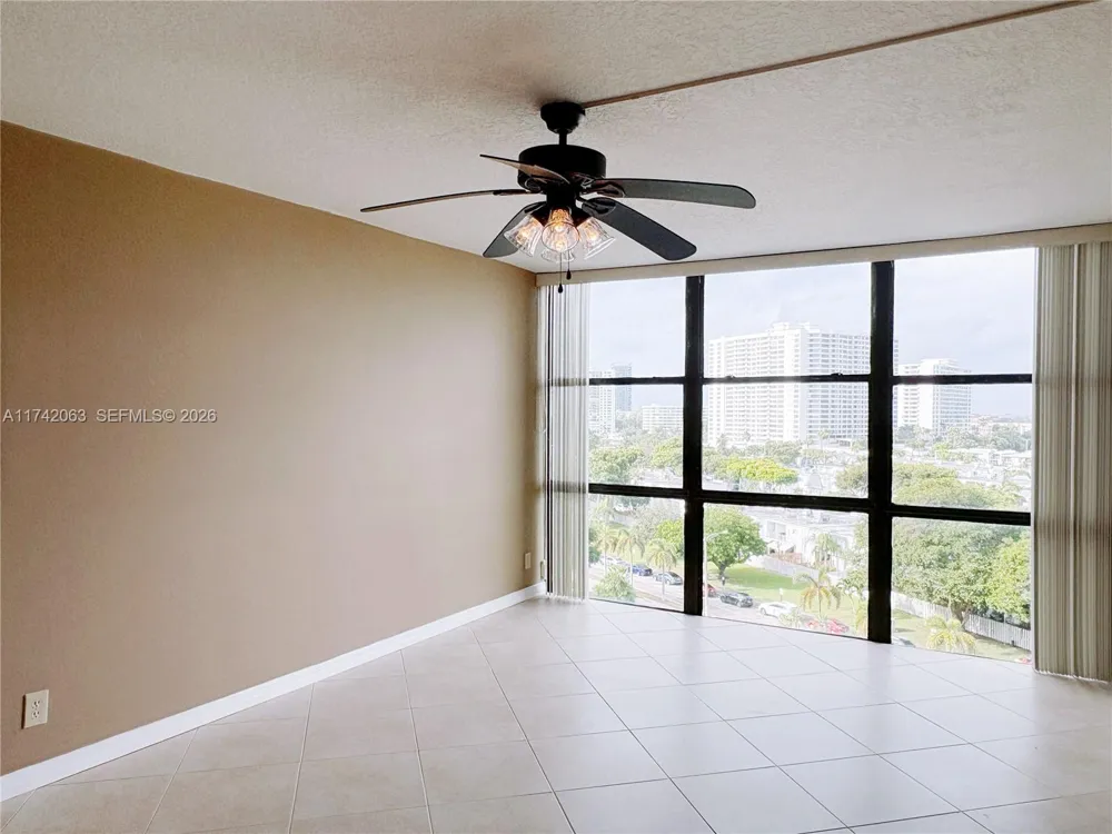800 Parkview Dr #909 Hallandale Beach, FL 33009
