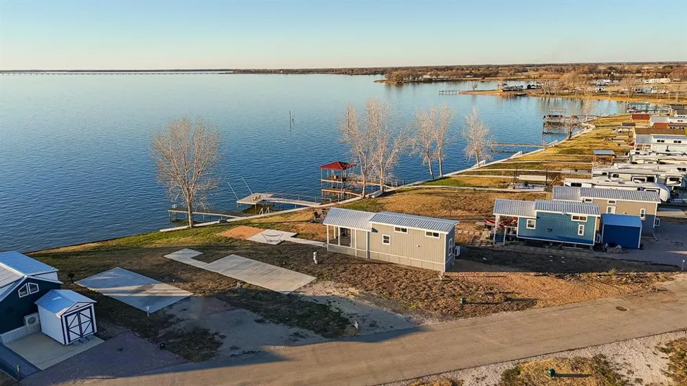 6422 Peninsula Road Kerens, TX 75144