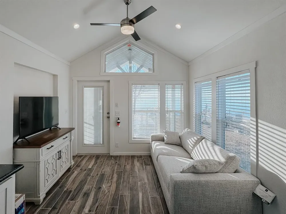6422 Peninsula Road Kerens, TX 75144