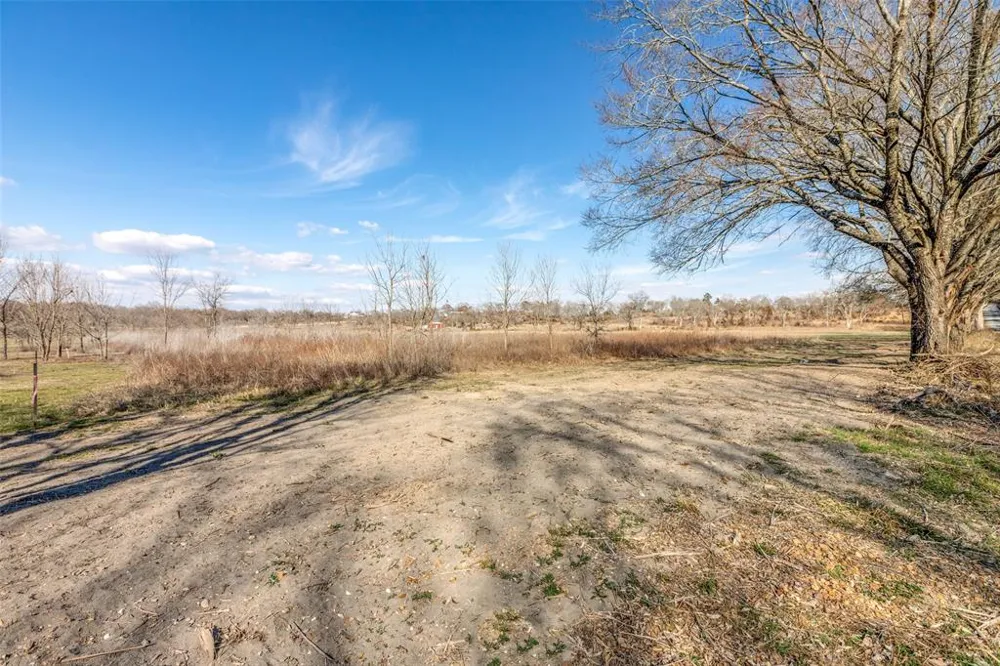 2023 Joe Davis Road Whitewright, TX 75491