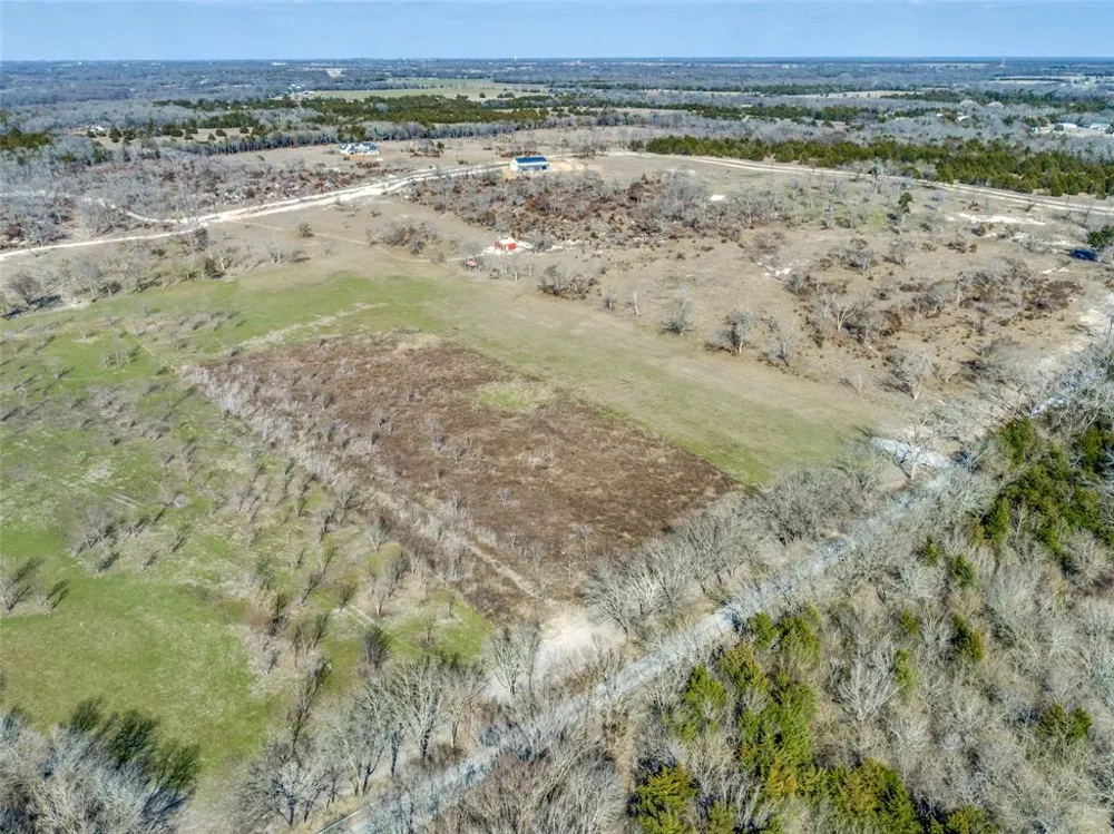 2023 Joe Davis Road Whitewright, TX 75491