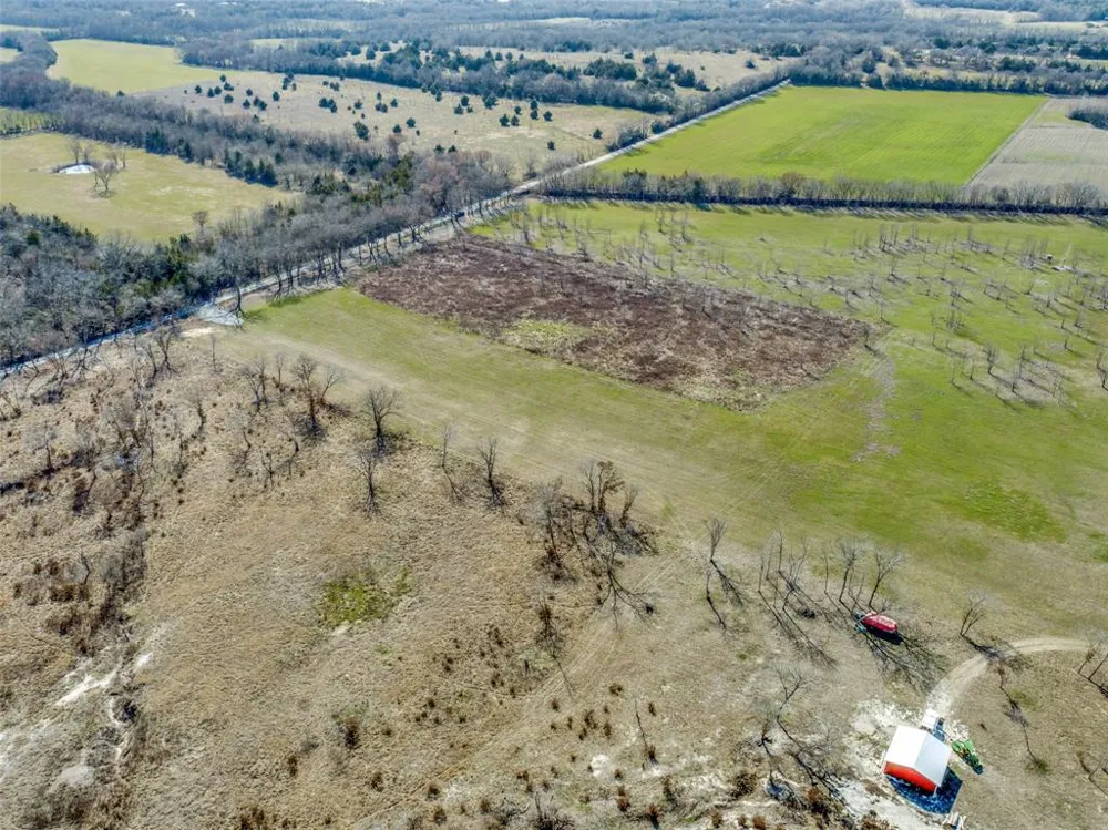 2023 Joe Davis Road Whitewright, TX 75491