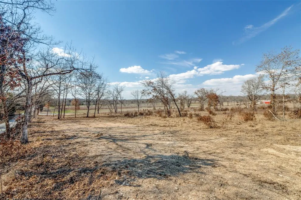 2023 Joe Davis Road Whitewright, TX 75491