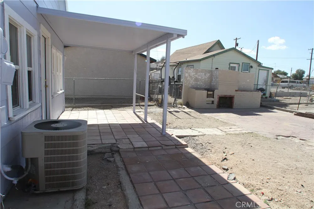 412 D STREET Needles, CA 92363