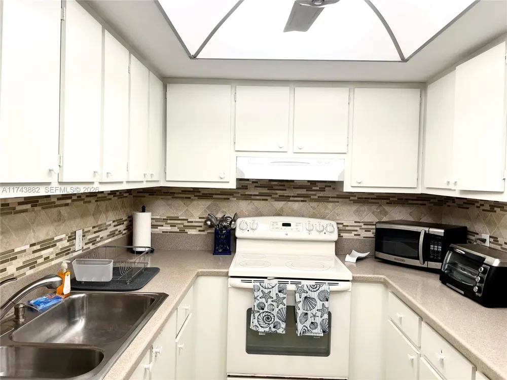 125 Ocean Ave #402 Palm Beach Shores, FL 33404