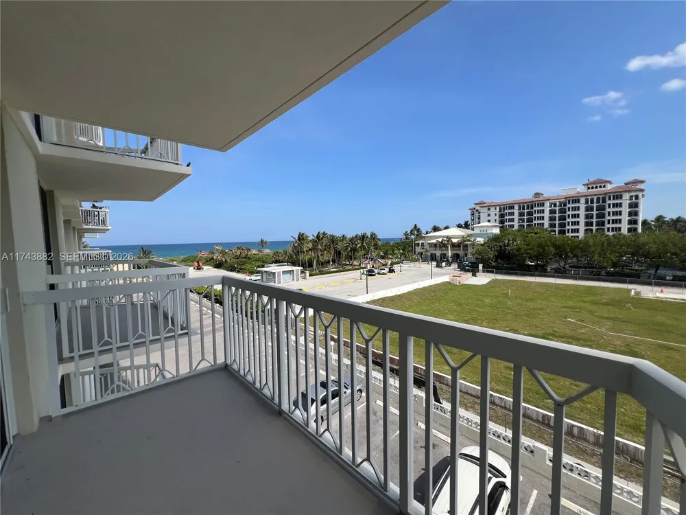 125 Ocean Ave #402 Palm Beach Shores, FL 33404