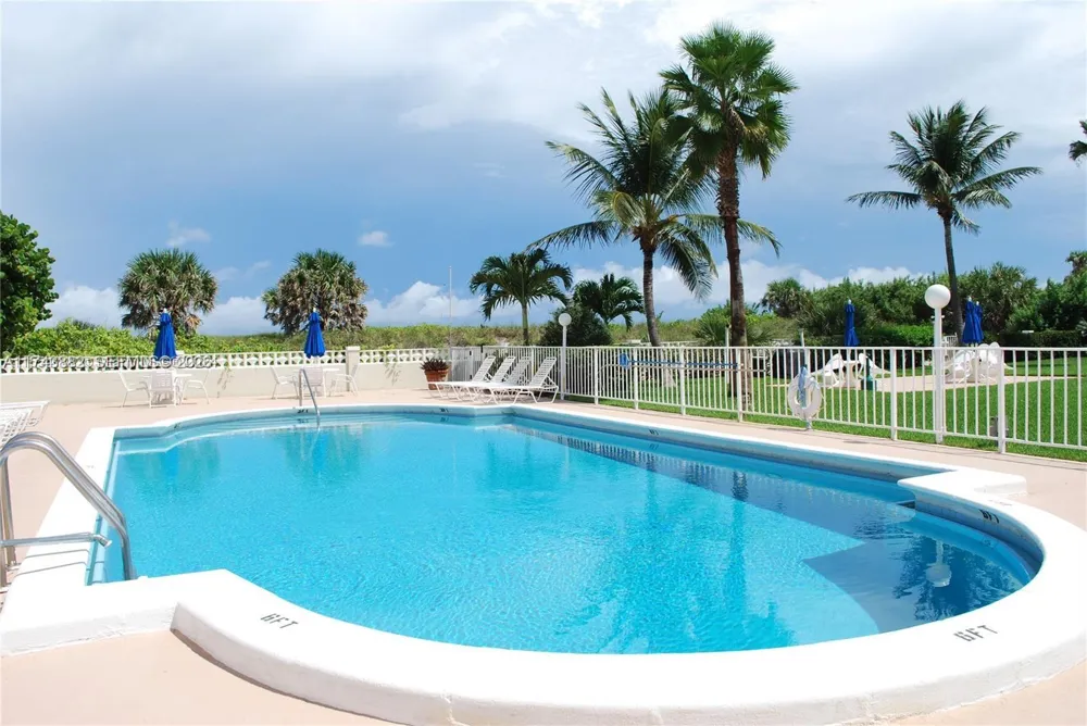 125 Ocean Ave #402 Palm Beach Shores, FL 33404