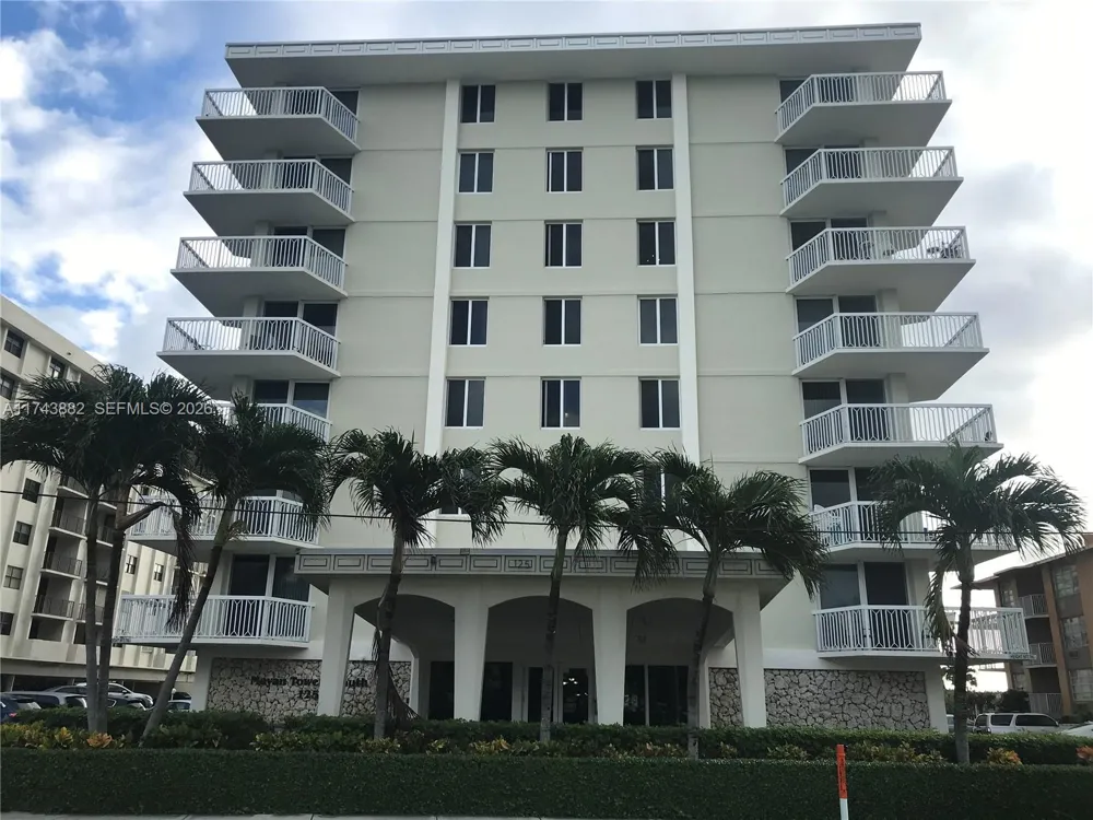 125 Ocean Ave #402 Palm Beach Shores, FL 33404