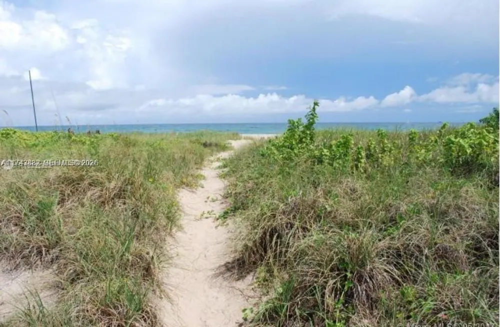 125 Ocean Ave #402 Palm Beach Shores, FL 33404