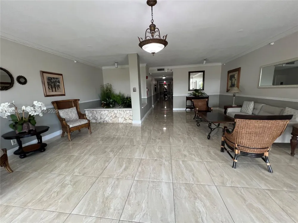 125 Ocean Ave #402 Palm Beach Shores, FL 33404