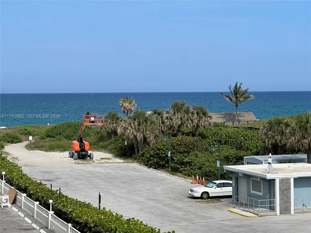 125 Ocean Ave #402 Palm Beach Shores, FL 33404