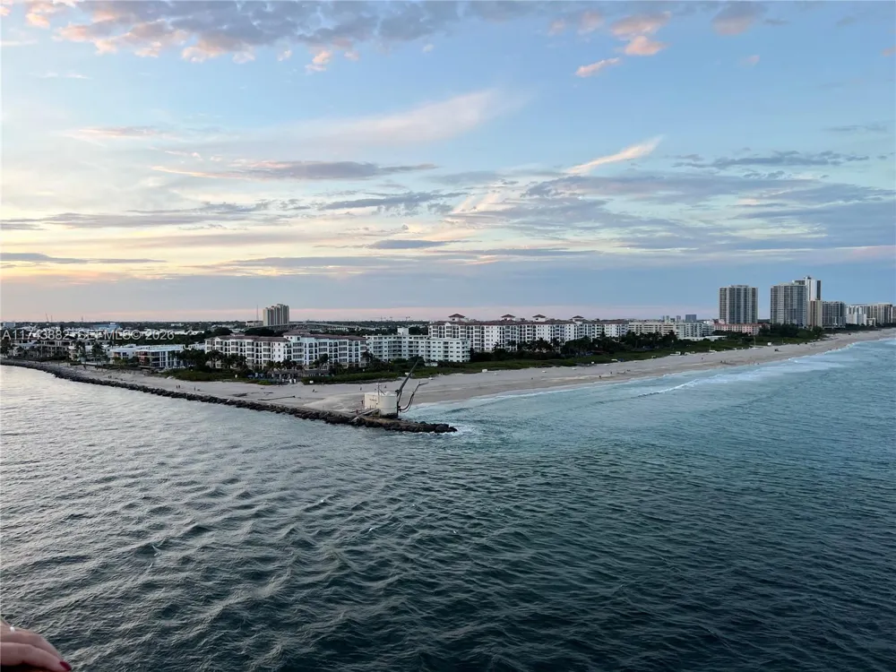 125 Ocean Ave #402 Palm Beach Shores, FL 33404