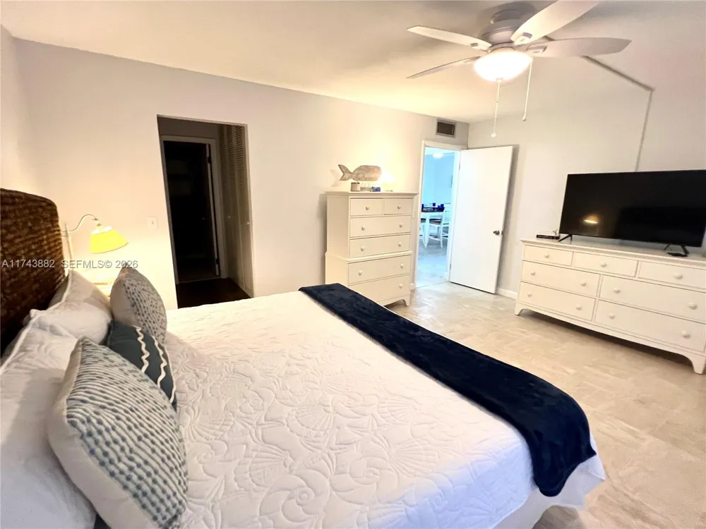 125 Ocean Ave #402 Palm Beach Shores, FL 33404