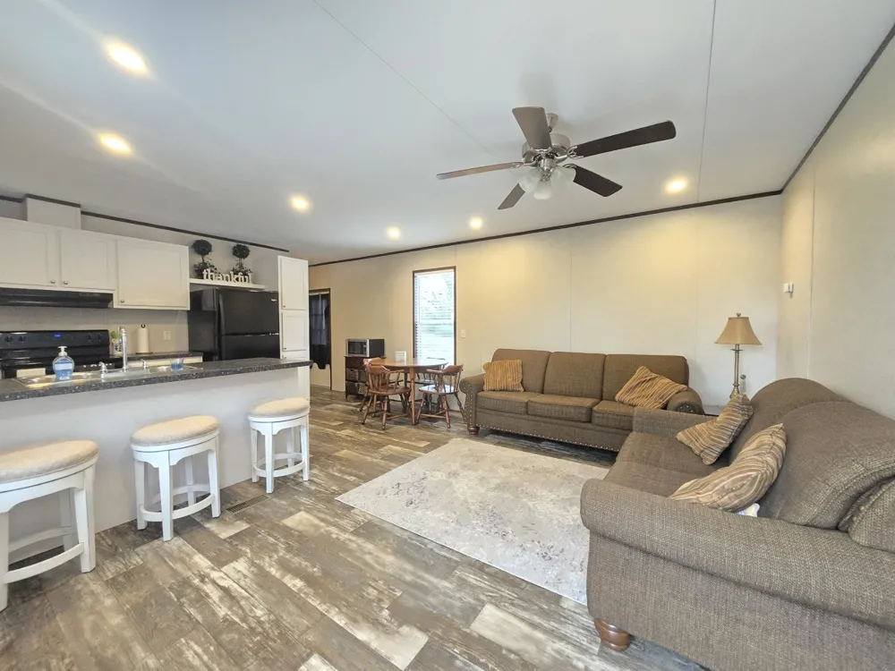 221 Old Waelder Road Flatonia, TX 78941