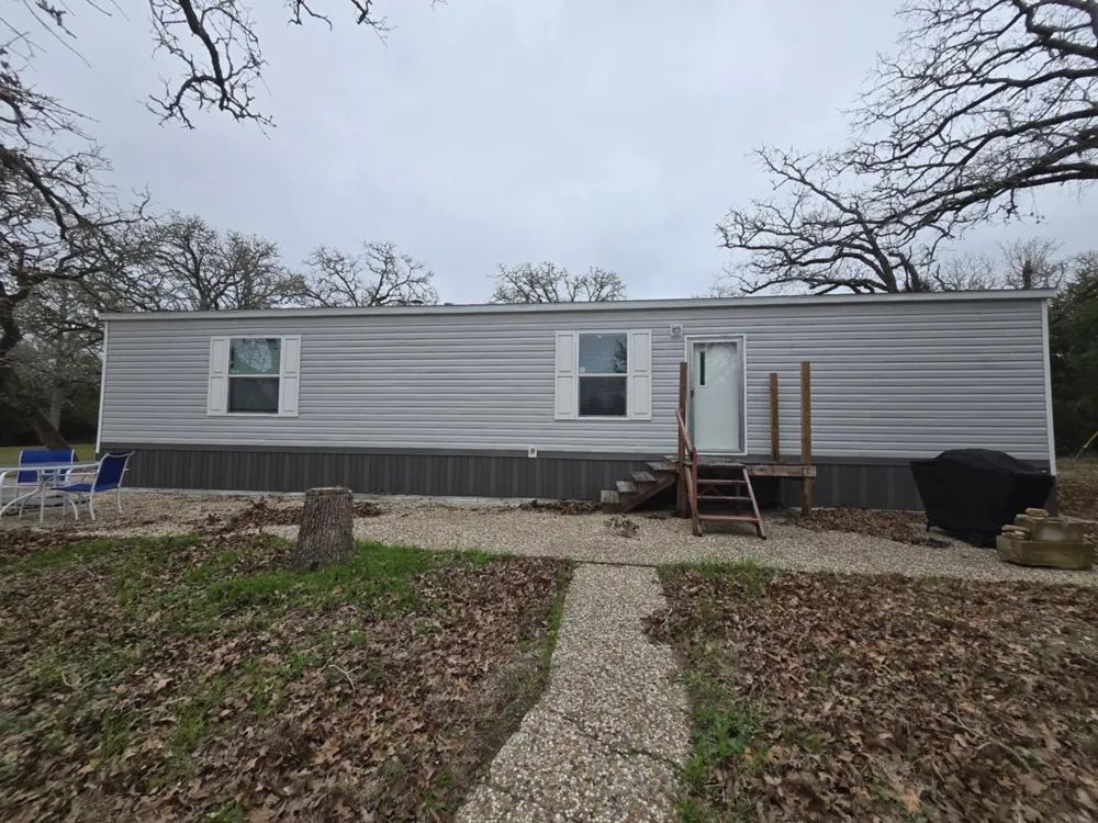 221 Old Waelder Road Flatonia, TX 78941