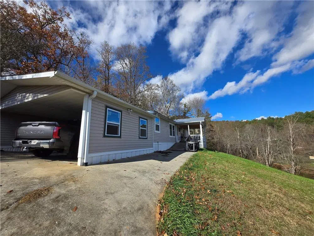 325 Scataway Road Hiawassee, GA 30546