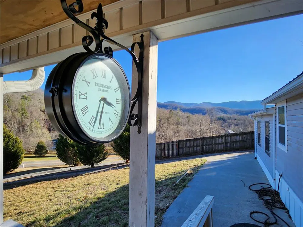 325 Scataway Road Hiawassee, GA 30546