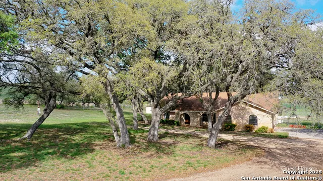 208 Private Road 378 Rio Medina, TX 78066