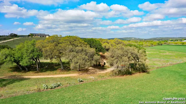 208 Private Road 378 Rio Medina, TX 78066