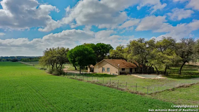 208 Private Road 378 Rio Medina, TX 78066