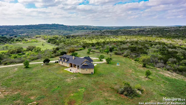 208 Private Road 378 Rio Medina, TX 78066