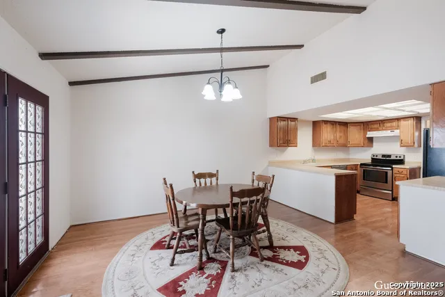 208 Private Road 378 Rio Medina, TX 78066