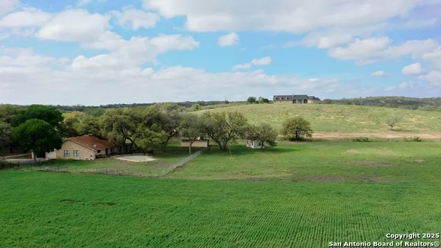 208 Private Road 378 Rio Medina, TX 78066