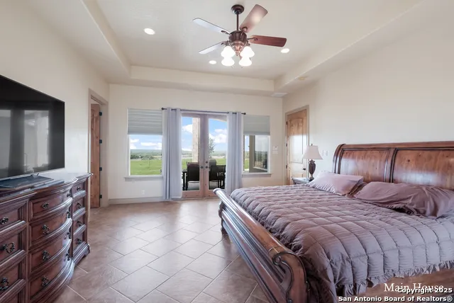 208 Private Road 378 Rio Medina, TX 78066