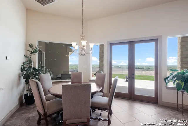 208 Private Road 378 Rio Medina, TX 78066