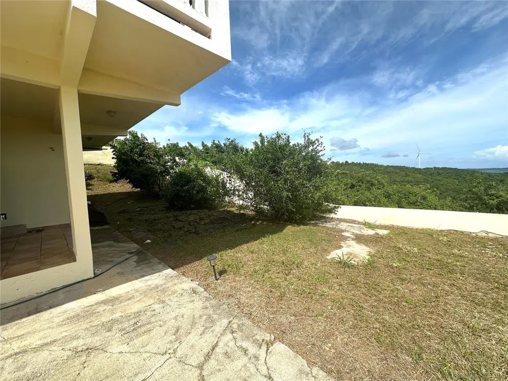38 FLOR MARINA MAR CARIBE Naguabo, PR 00718