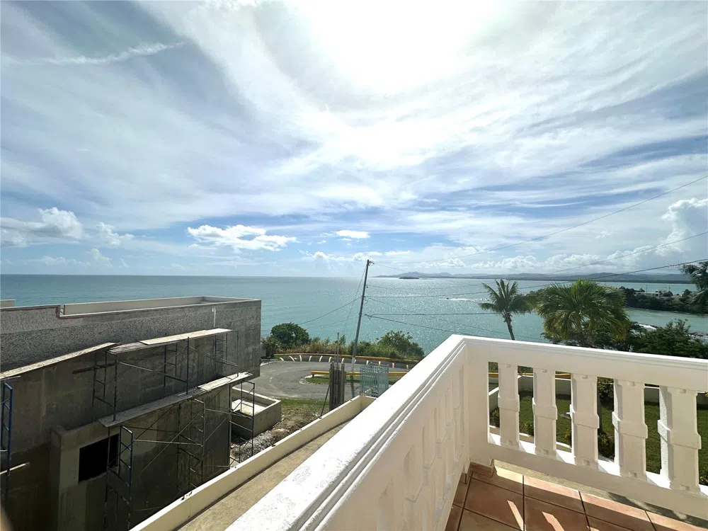 38 FLOR MARINA MAR CARIBE Naguabo, PR 00718
