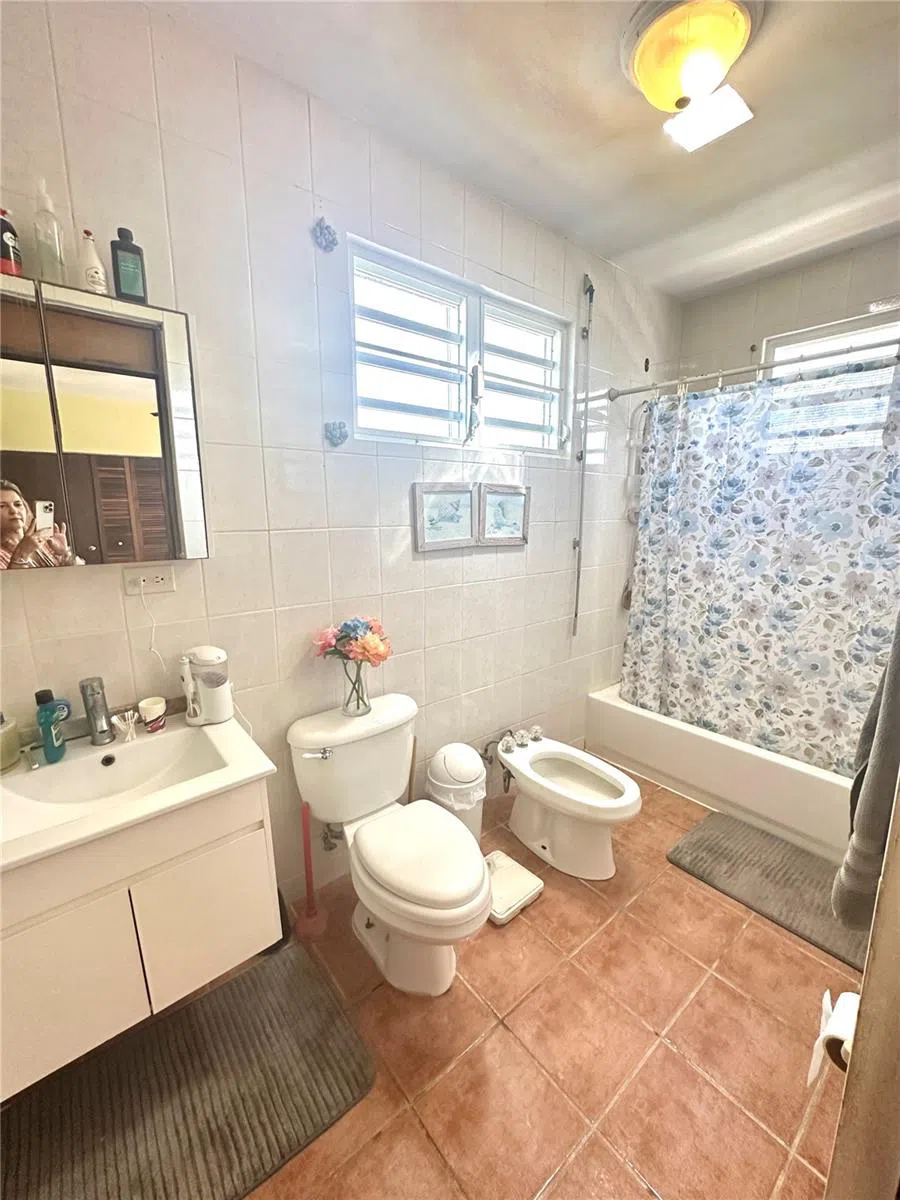 38 FLOR MARINA MAR CARIBE Naguabo, PR 00718