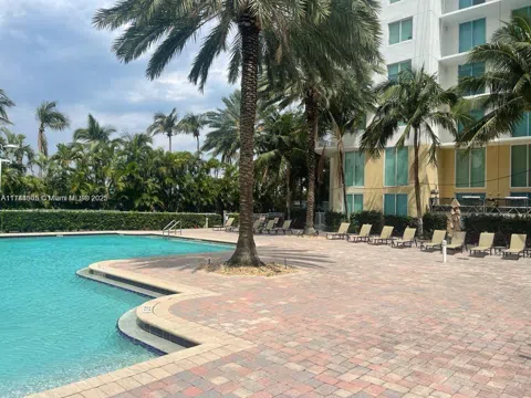 1755 E Hallandale Beach Blvd #MEZ7E