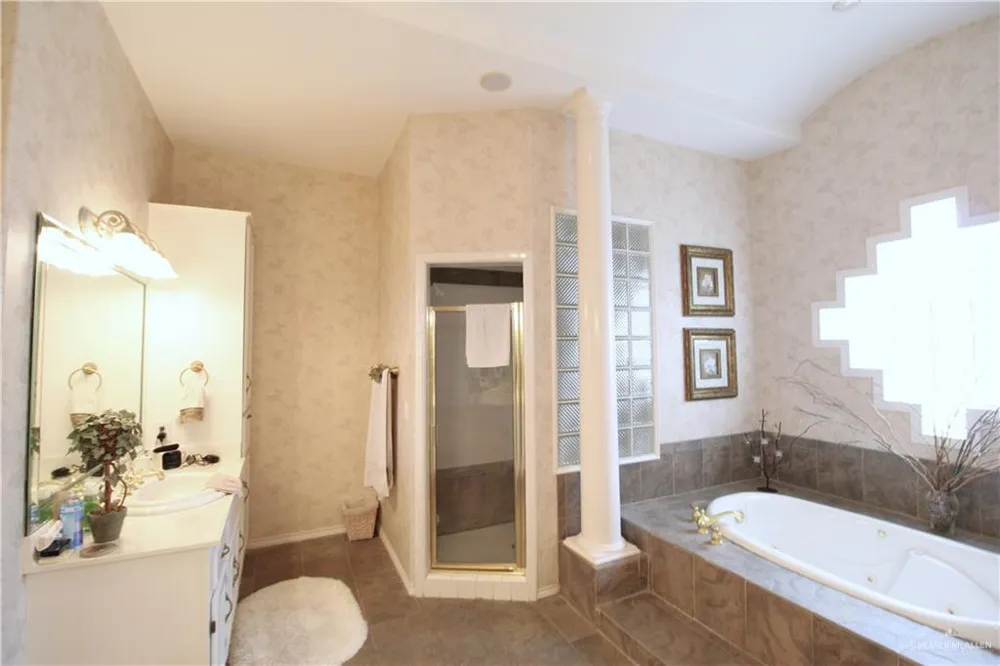 2404 Durango Drive Mission, TX 78573