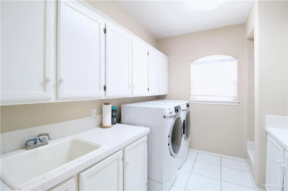 2404 Durango Drive Mission, TX 78573