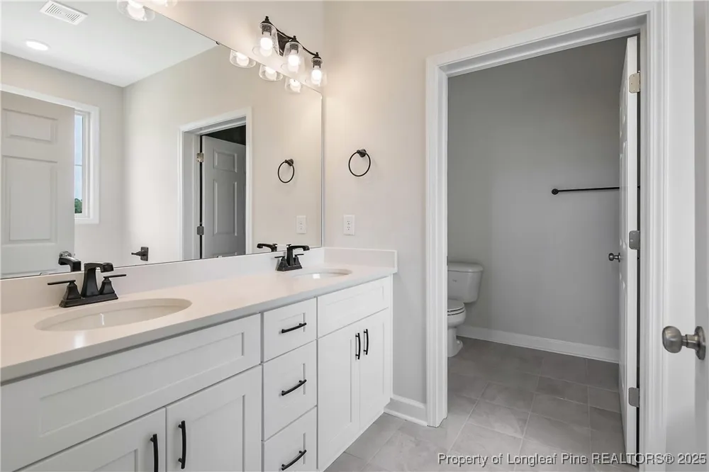 3018 Dinwiddle Drive Wade, NC 28395