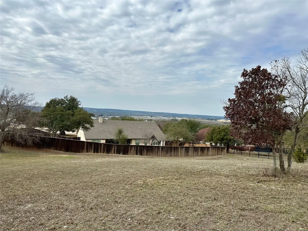 24 Andy's Point Burnet, TX 78611