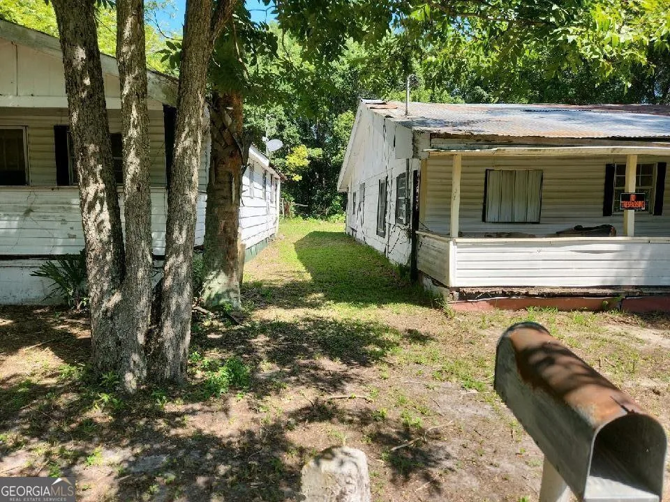 1407 Hazel ST Waycross, GA 31501
