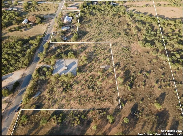 TBD LOT 3 E Fm 140 Pearsall, TX 78061
