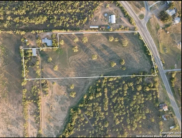 TBD LOT 1 E FM 140 Pearsall, TX 78061