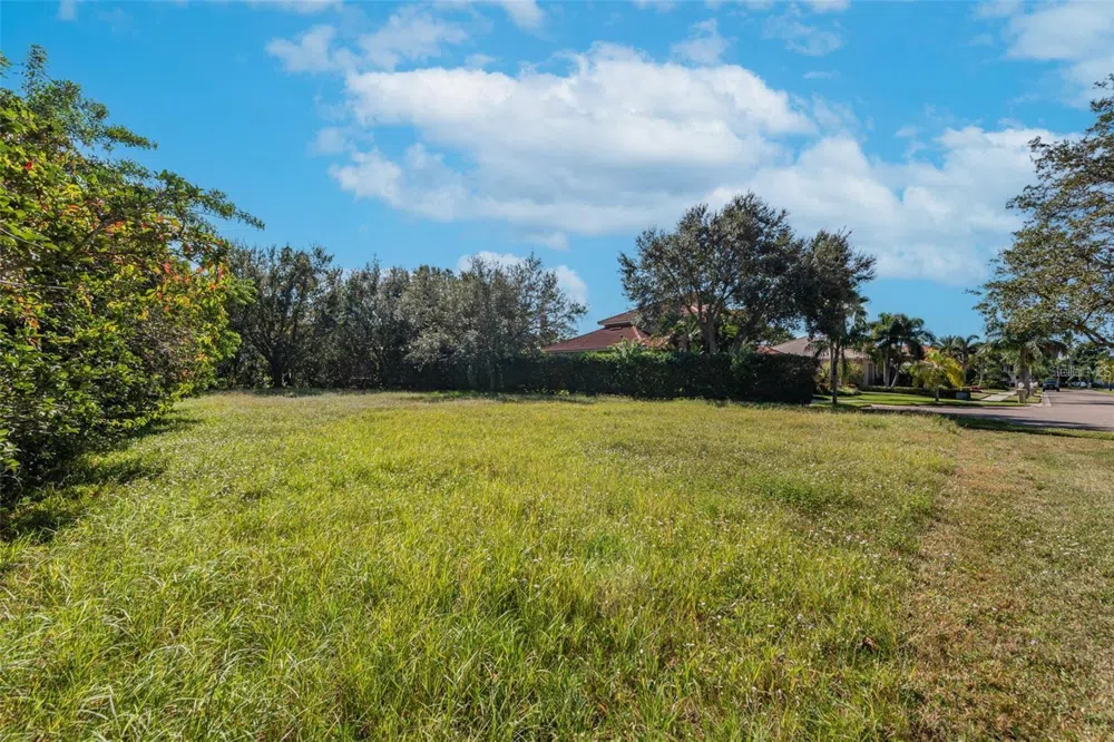 5913 LA ROSA LANE Apollo Beach, FL 33572