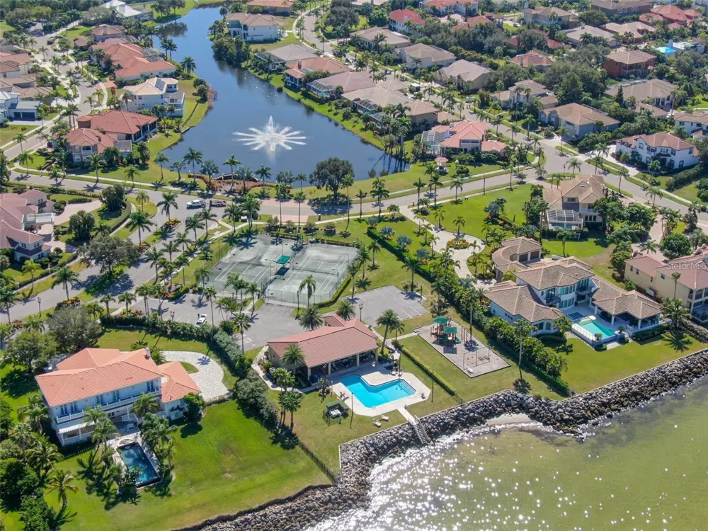 5913 LA ROSA LANE Apollo Beach, FL 33572