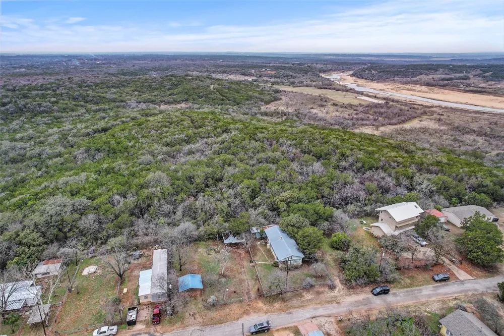 205 Singleton Drive Spicewood, TX 78669