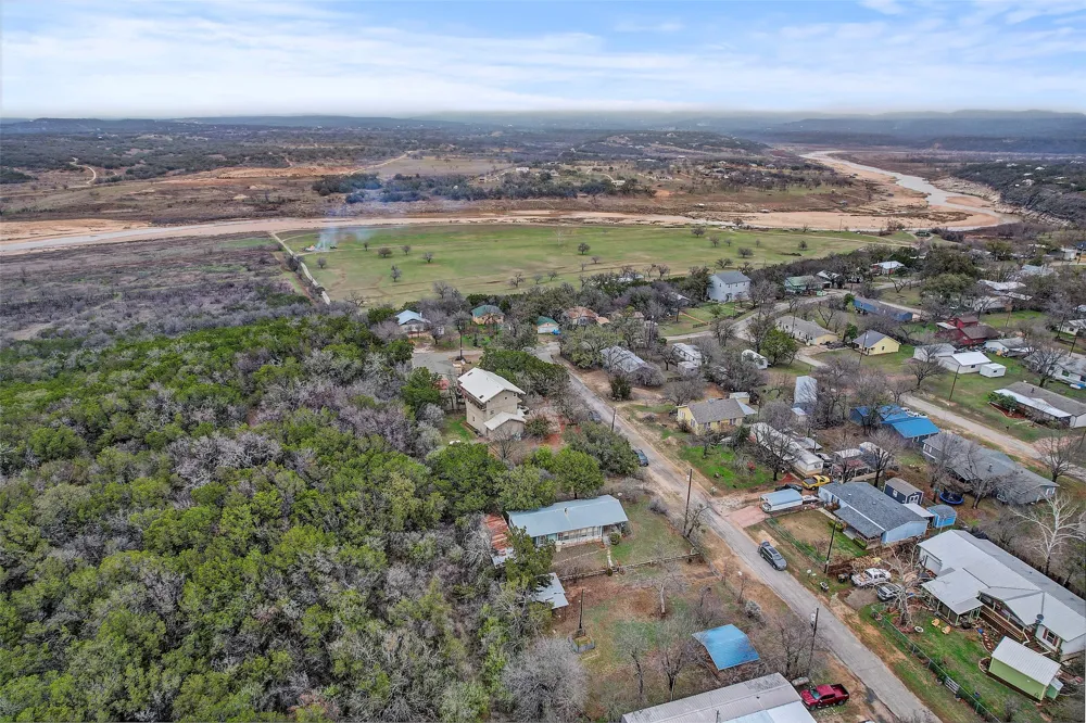 205 Singleton Drive Spicewood, TX 78669