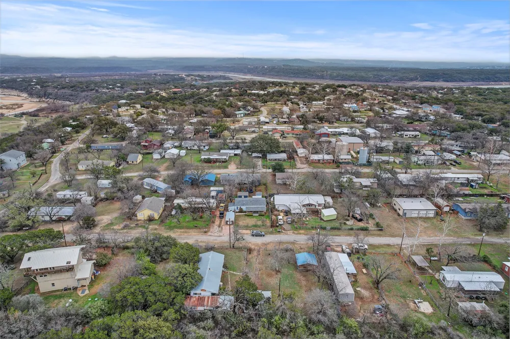 205 Singleton Drive Spicewood, TX 78669