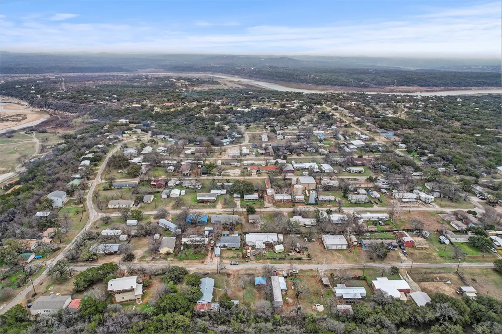 205 Singleton Drive Spicewood, TX 78669