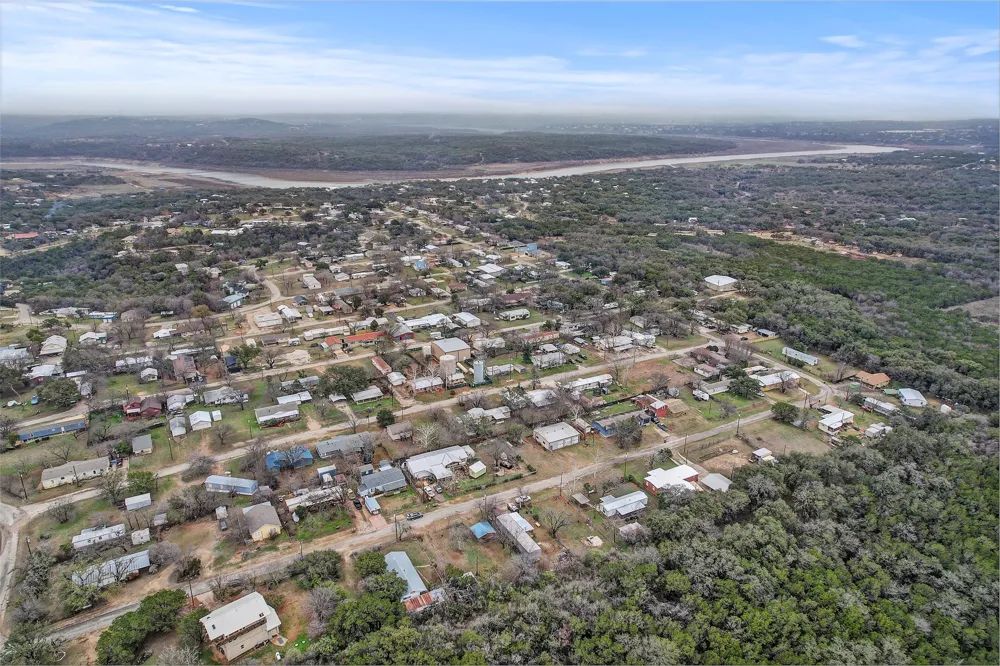 205 Singleton Drive Spicewood, TX 78669