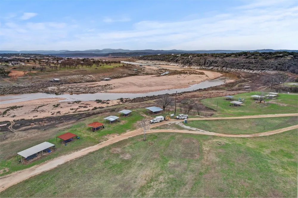 205 Singleton Drive Spicewood, TX 78669
