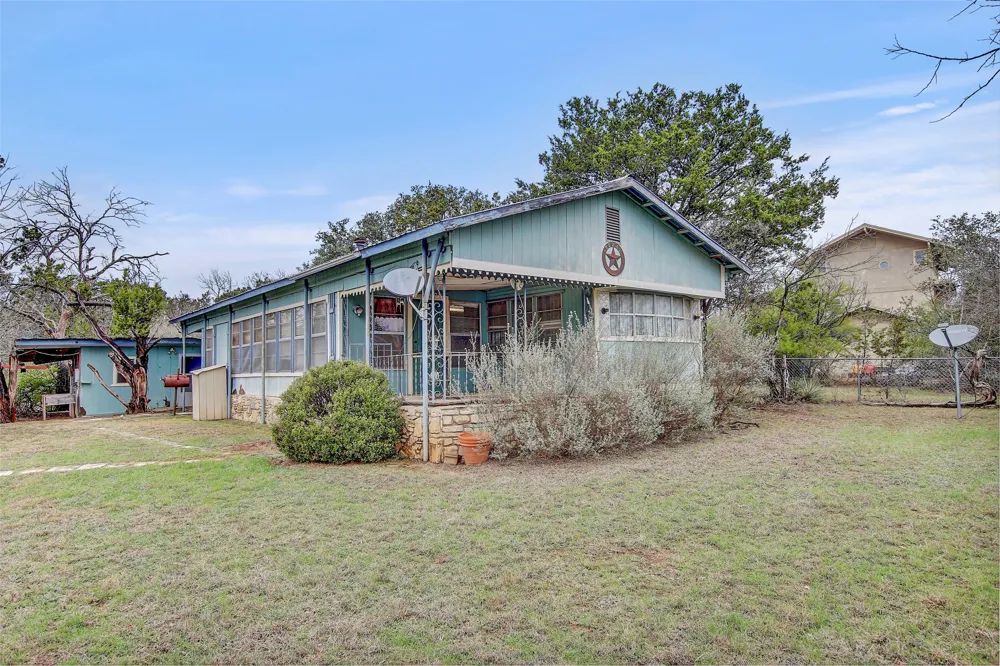 205 Singleton Drive Spicewood, TX 78669