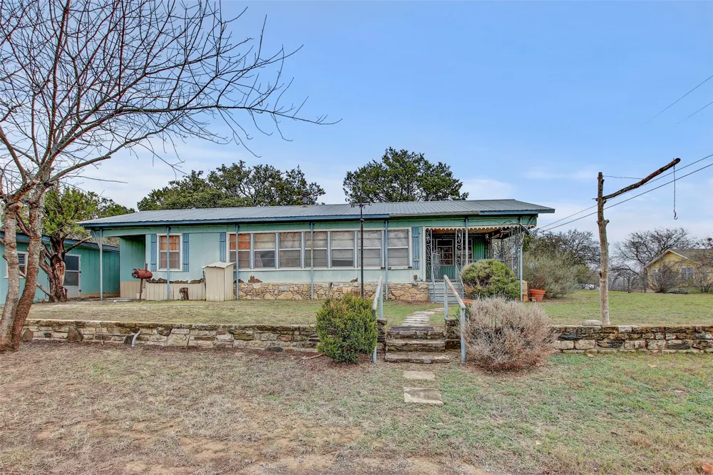 205 Singleton Drive Spicewood, TX 78669
